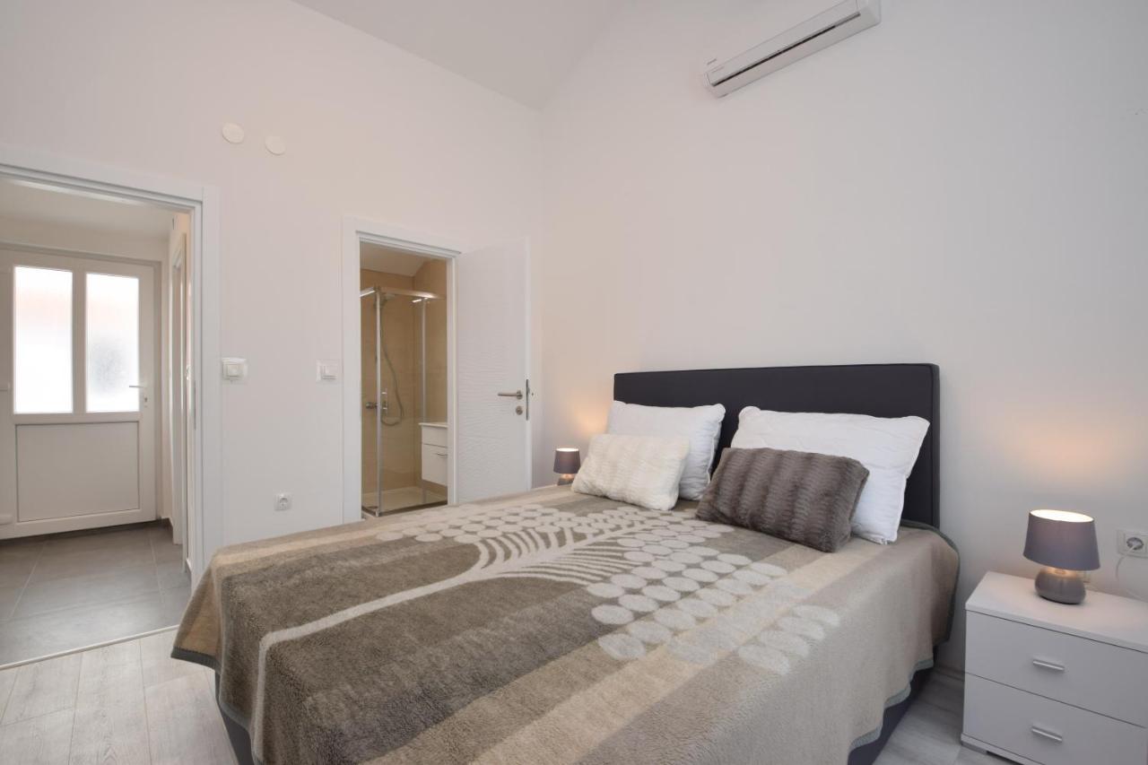 Seafront New Apartments Zdrijac XI Nin Exterior photo